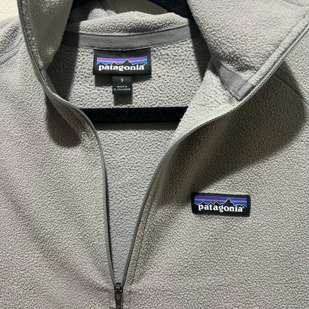 Women’s Patagonia Navy Blue Micro-D Fleece Pullover Sweater SMALL 100% polyester - Picture 4 of 5